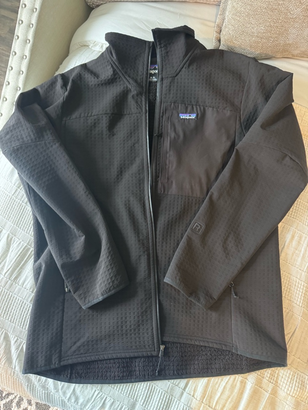 Patagonia Men's Black Lightweight Full-Zip Shirt Jacket